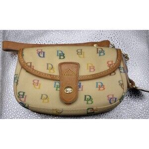 DOONEY & BOURKE VINTAGE MULT Signature COATED CANVAS SNAP WRISTLET Wallet 6.5”